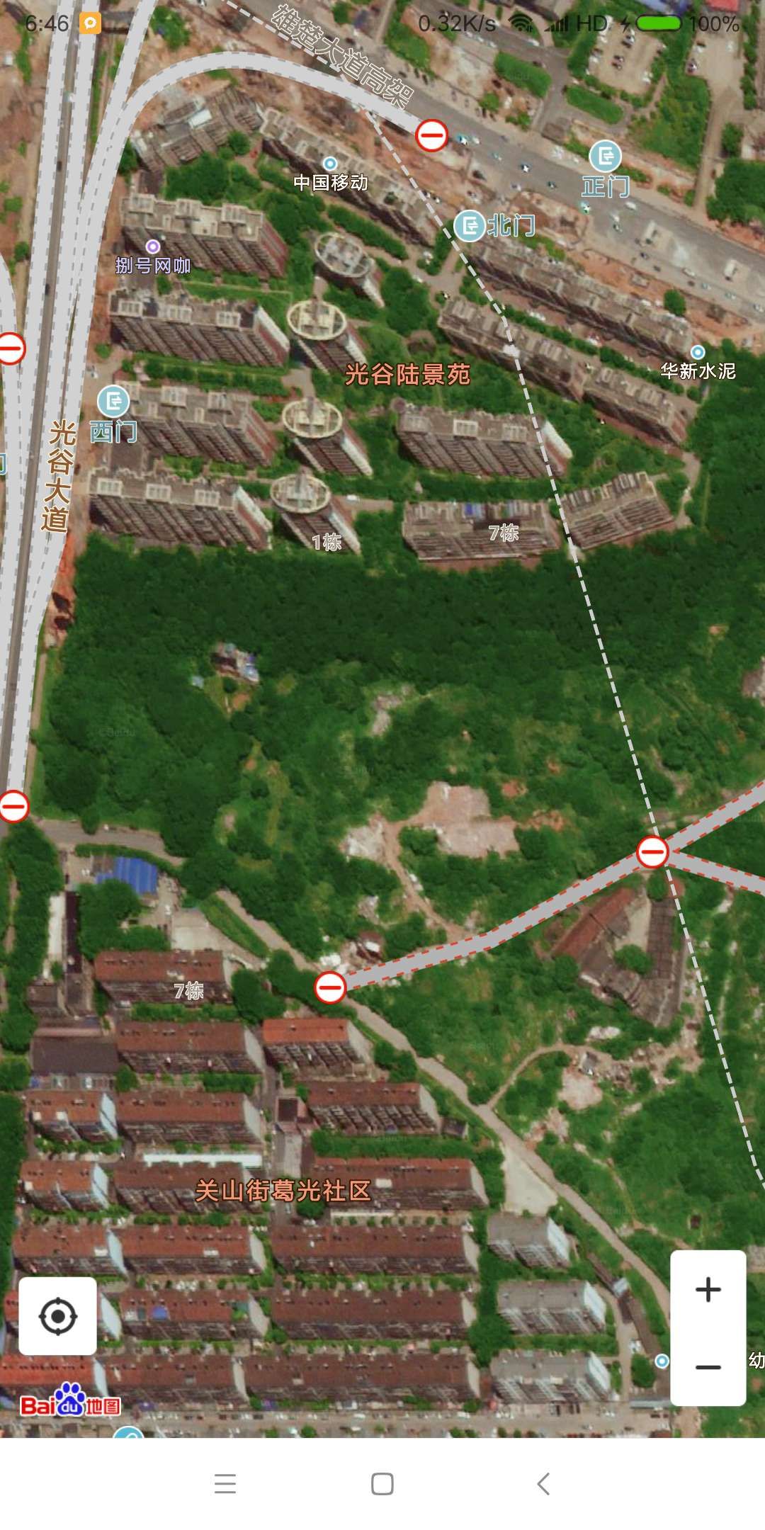百度地图上:武汉中航通飞公司工地北边公园绿地以前的绿化植被